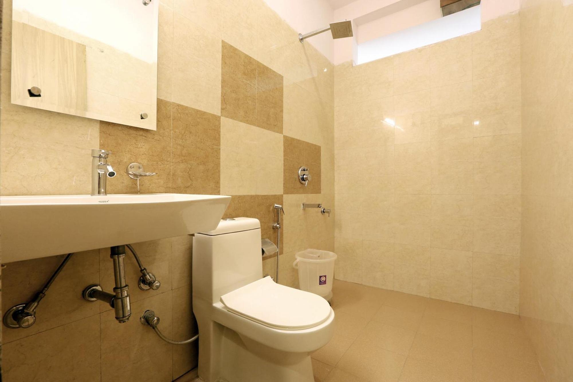 Plazzo Prime Plaza At Delhi Airport Bed & Breakfast New Delhi Exterior foto