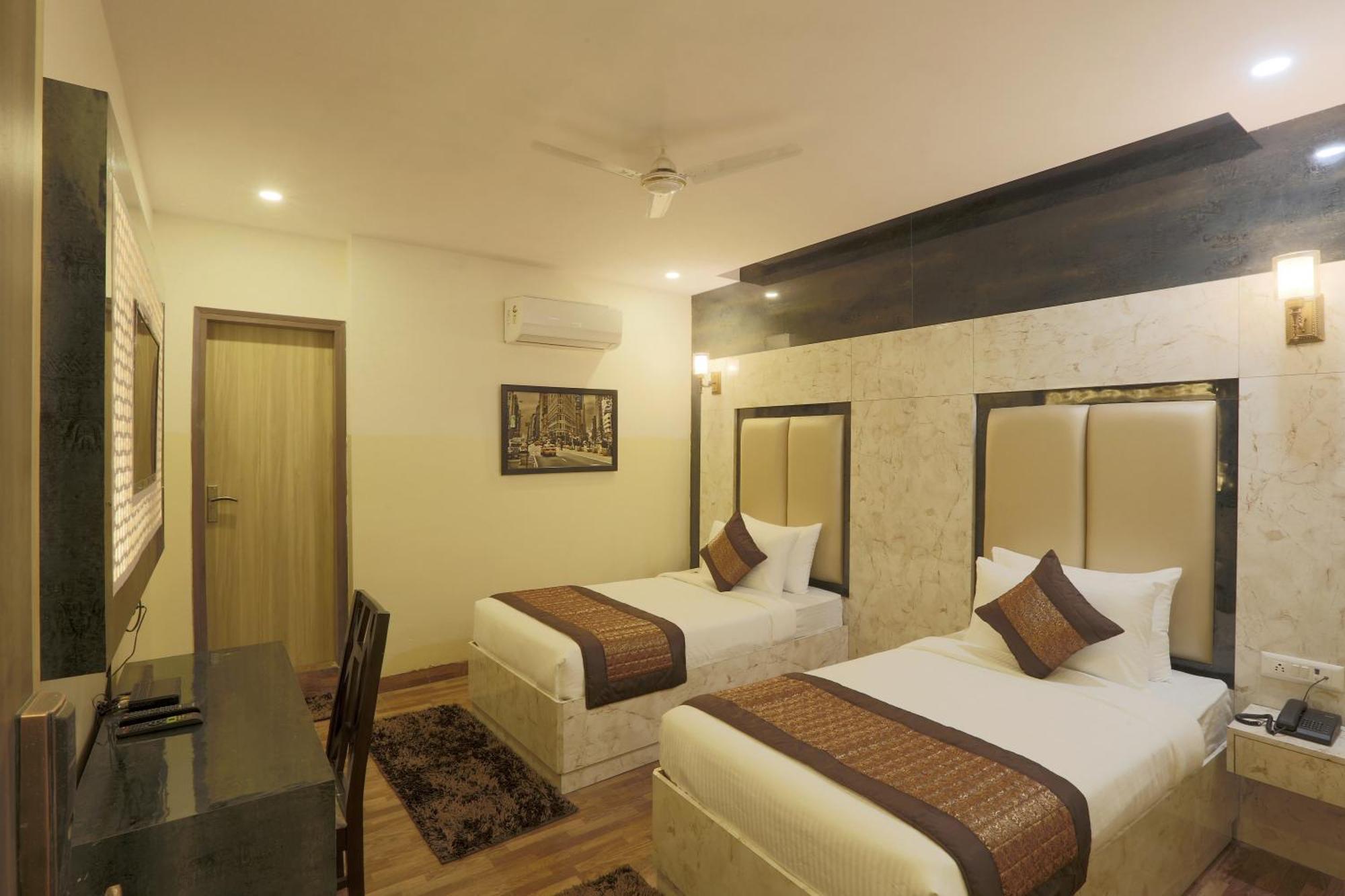 Plazzo Prime Plaza At Delhi Airport Bed & Breakfast New Delhi Exterior foto